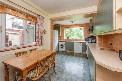 20 Bratch Lane, Wombourne, Wolverhampton, WV5 9AD