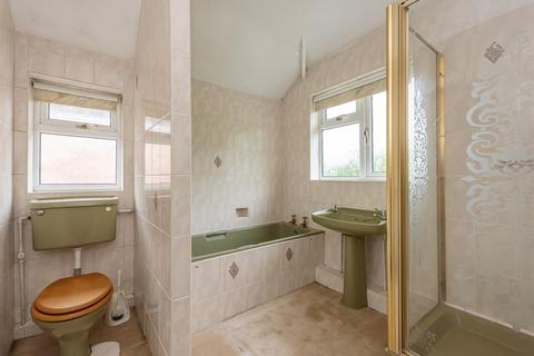 20 Bratch Lane, Wombourne, Wolverhampton, WV5 9AD