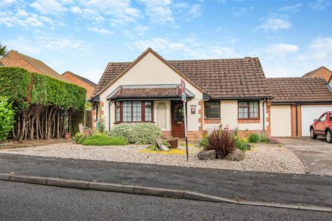 2 bedroom bungalow for sale, Kipling Drive, Larkfield, Aylesford