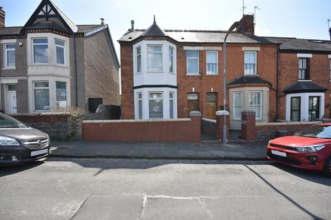 3 bedroom end of terrace house for sale, 7 Dingle Road, Penarth, CF64 2TW