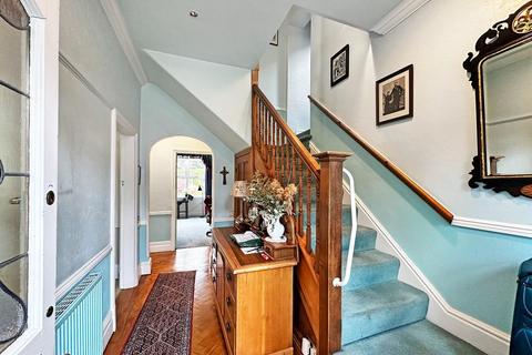 46 Appleton Road, Hale, Altrincham, WA15 9LP