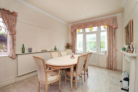 46 Appleton Road, Hale, Altrincham, WA15 9LP