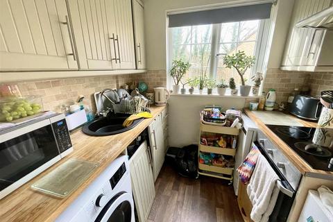18 Lapwing Close, Covingham, Swindon, SN3 5EB