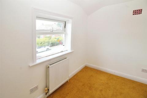 4 Ashbourne Garth, Bradford, BD2 4EA