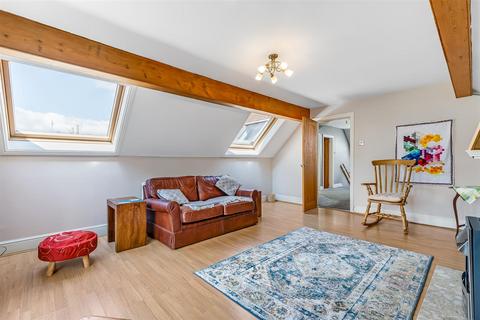 Flat 3, Westcroft Station Road, Otley, LS21 3HX