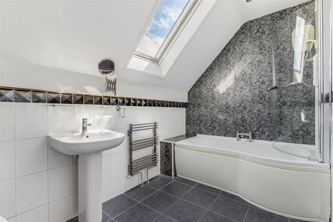 Flat 3, Westcroft Station Road, Otley, LS21 3HX