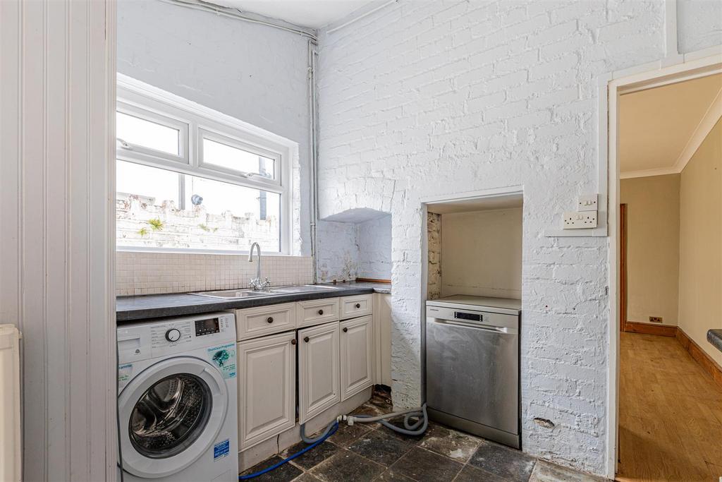 Heathfield Road 10-8.jpg