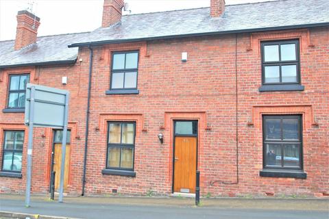 2 bedroom terraced house to rent, Manchester Road, Wilmslow