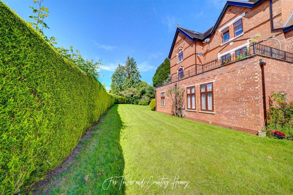 5 ST Josephs Court (
