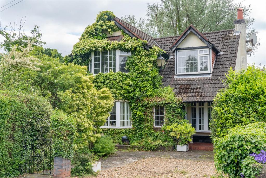 Cunningham Drive, Moss Nook 3 bed detached house for sale £500,000