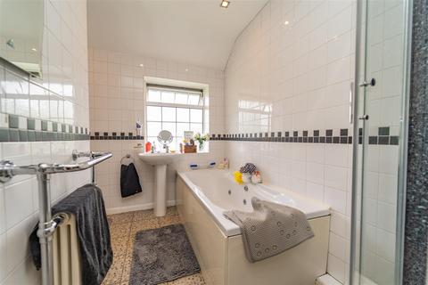 14 Cunningham Drive, Manchester, M22 5LT