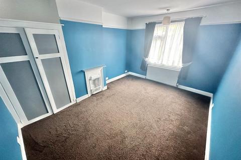 3 bedroom terraced house to rent, Ferndale Road, Luton
