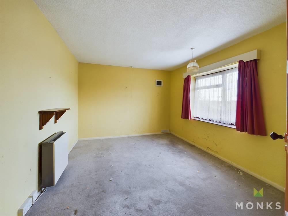 Bedroom 1.jpg