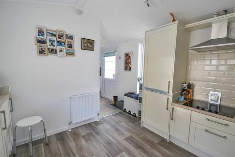 1 bedroom park home for sale, Cliff Road, Radcliffe-On-Trent, Nottingham