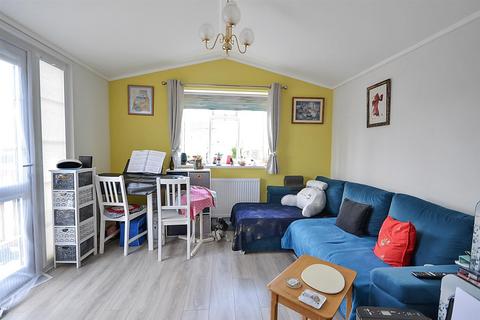 1 bedroom park home for sale, Cliff Road, Radcliffe-On-Trent, Nottingham