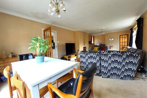 4 bedroom detached bungalow for sale, Rolston Road, Hornsea