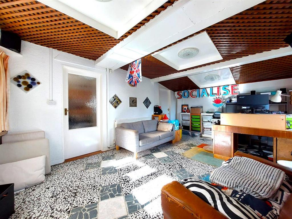 Link room/ Office