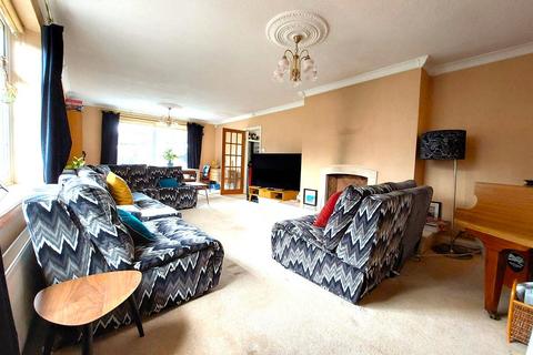 4 bedroom detached bungalow for sale, Rolston Road, Hornsea