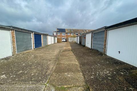 Garage to rent, Garage, Sompting