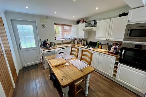 56 Bingham Road, Salisbury, SP1 3EB
