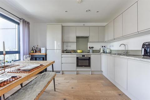 2 bedroom flat for sale, Royal Crescent Road, Southampton