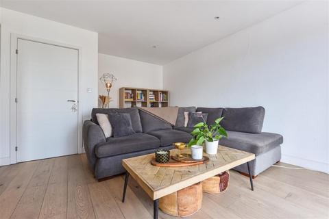 2 bedroom flat for sale, Royal Crescent Road, Southampton