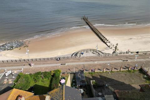 6 bedroom house for sale, Esplanade, Lowestoft