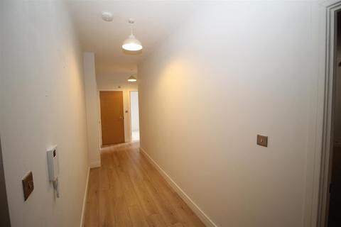 2 bedroom apartment to rent, High Street North, Poole
