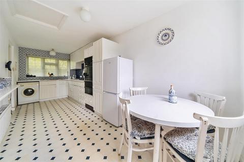 Lynton High Lane, Haslemere, GU27 1AZ