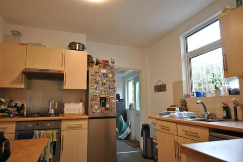 3 bedroom terraced house to rent, Grove Park Road, Bristol