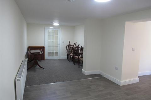 2 bedroom flat to rent, 3 Station Road, Whittington, Oswestry