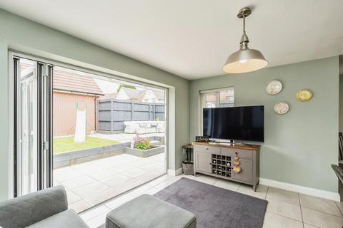 16 Bridgefield Close, Tyldesley, Manchester, M29 8QX