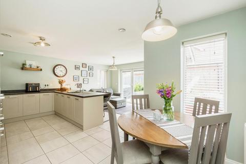 16 Bridgefield Close, Tyldesley, Manchester, M29 8QX