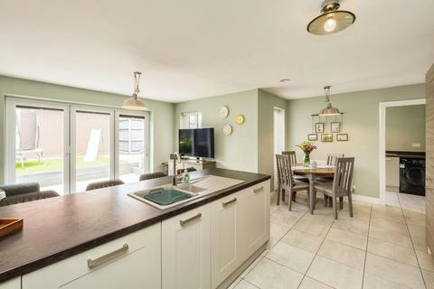 16 Bridgefield Close, Tyldesley, Manchester, M29 8QX