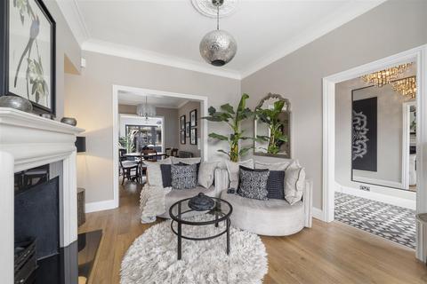 52 Amberley Road, Enfield, EN1 2QZ