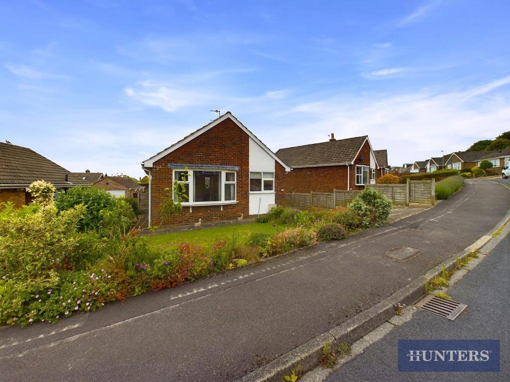 Sea View Crescent, Scarborough 2 bed detached bungalow for sale £230,000