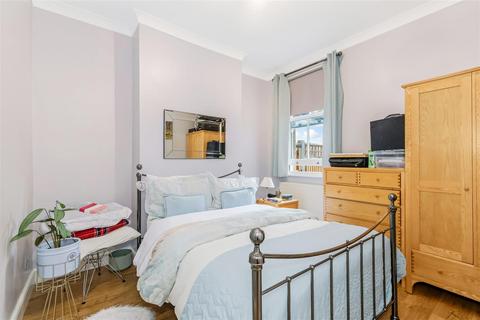 14 Wellesley Road, London, E11 2HF