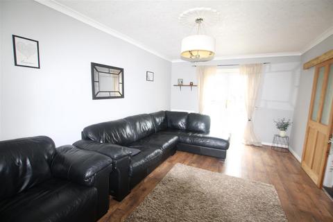 63 New Street, Carcroft, Doncaster, DN6 8EJ