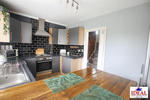 63 New Street, Carcroft, Doncaster, DN6 8EJ