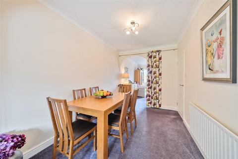 4 bedroom detached house for sale, East Avenue, Farnham GU9