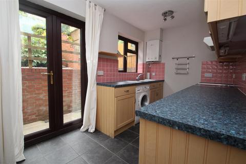 2 bedroom end of terrace house to rent, Mylne Close, High Wycombe HP13