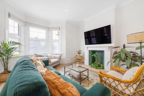 2 bedroom flat for sale, Endymion Road, SW2