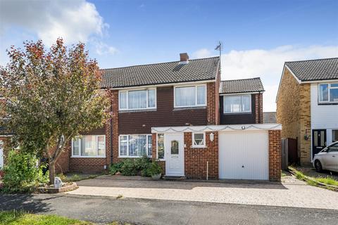 4 bedroom semi-detached house for sale, Aylesham Way, Hampshire GU46