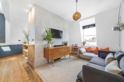 3 bedroom flat for sale, Canterbury Crescent, SW9