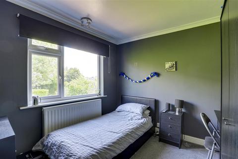 11 Adel Drive, Gedling, Nottingham, NG4 3NL