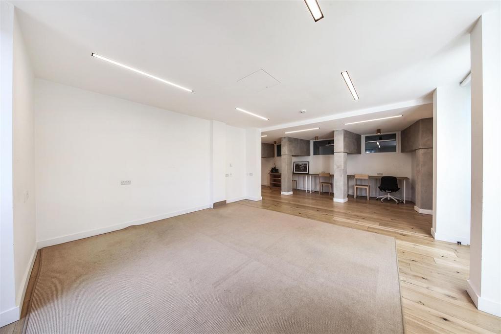 305 Cambridge Heath Road - om Y8 CTu42zk LTYgih Fl O.jp