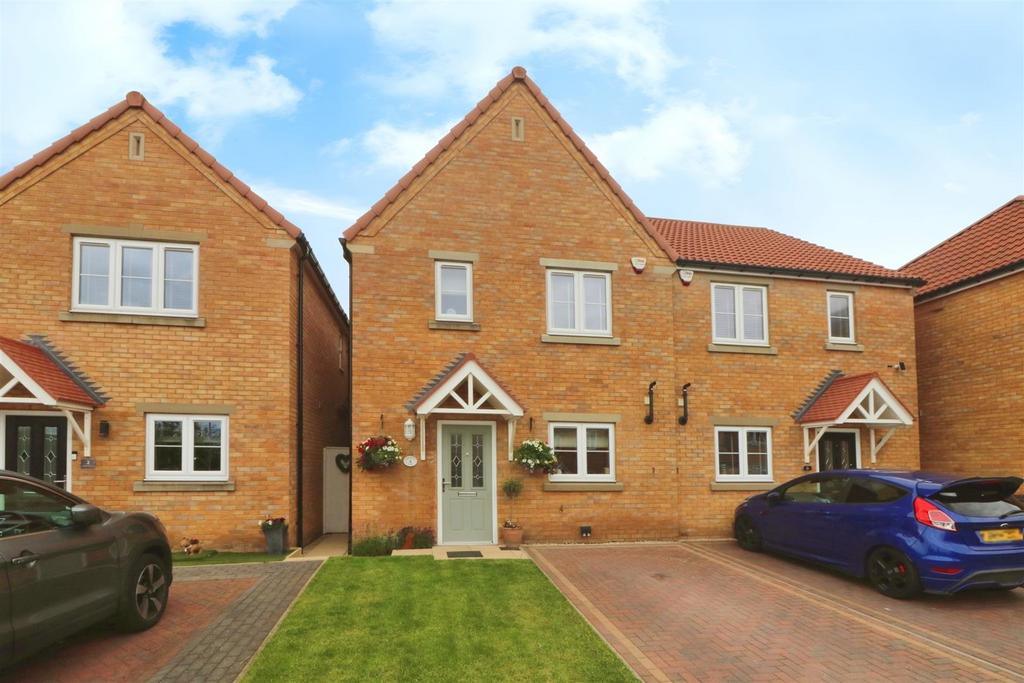 Bellwood Court, Hoyland, Barnsley 3 bed semidetached house for sale