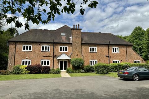 2 bedroom flat for sale, Hambledon Park, Hambledon * No Onward Chain*