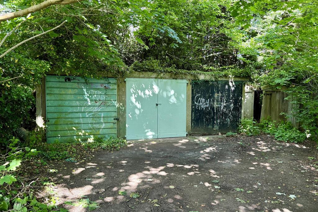 Godalming Freehold Garage Garage for sale £27,500