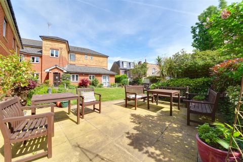 1 bedroom flat for sale, Mulberry Court, East Finchley, N2